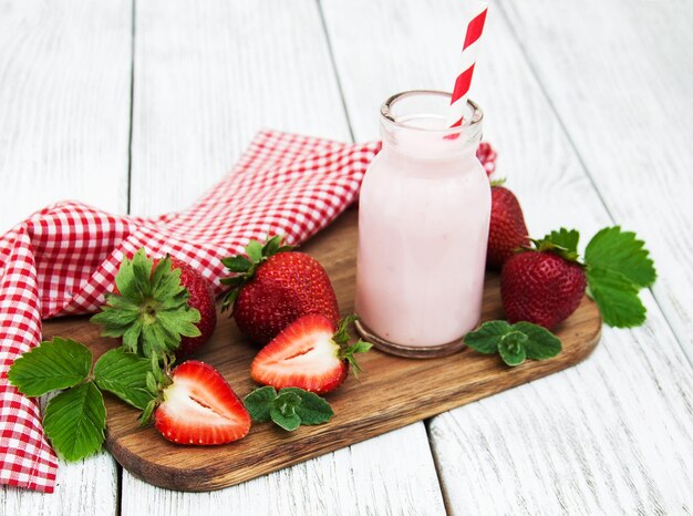 yogourt avec fraises fraîches