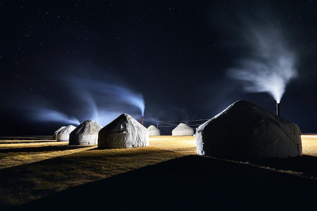 Yourtes maisons nomades la nuit