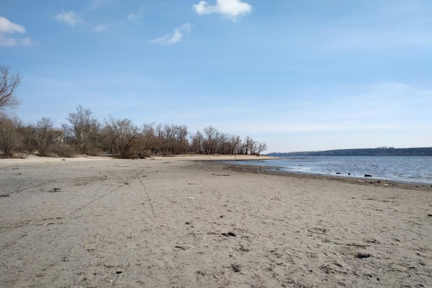 Zaporizhzhia Ukraine 4 mars 2023 Une forte baisse du niveau d'eau dans le Dniepr