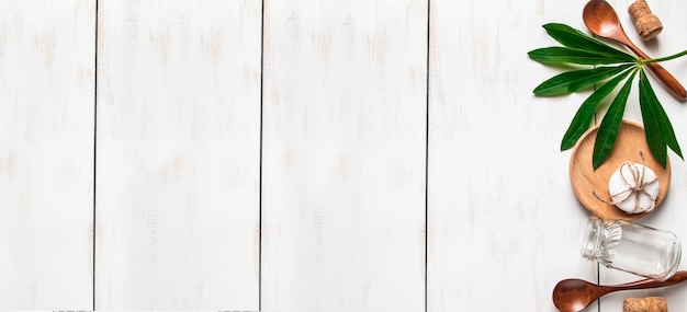Zéro Déchet Accessoires En Bois De Cuisine Sans Plastique Produits Recyclables écologiques Sur Fond De Bois Blanc