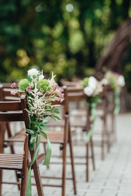 Zone de cérémonie de mariage, décor de chaises en arc