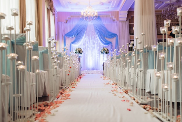 Zone de cérémonie de mariage, décor de chaises en arc