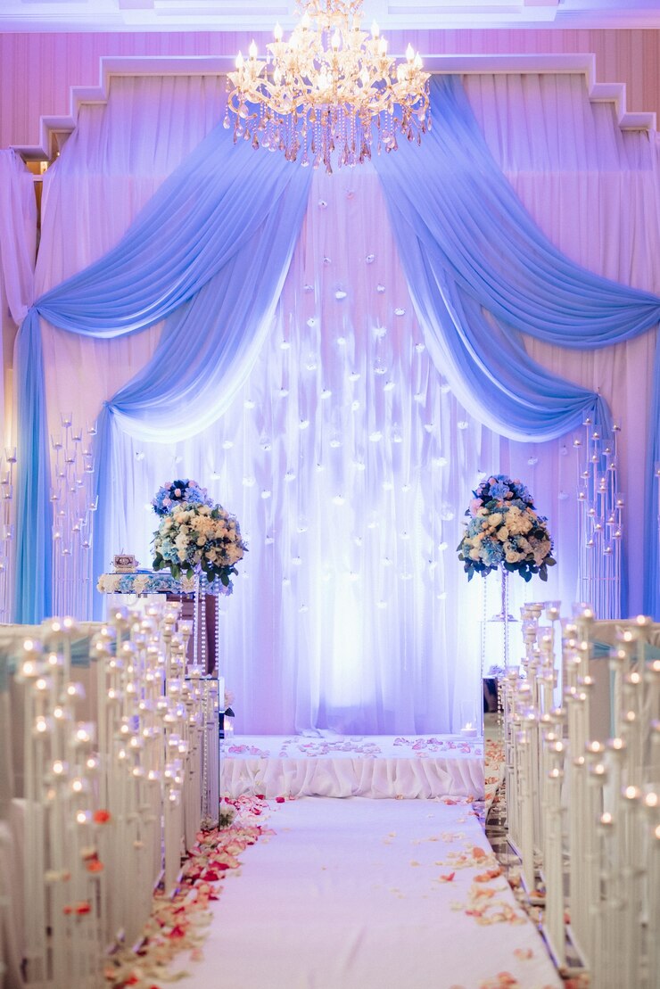 Zone de cérémonie de mariage, décor de chaises en arc
