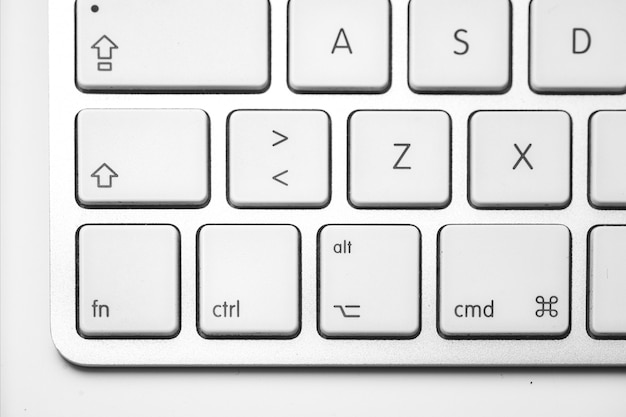 Zone d'un clavier d'ordinateur blanc