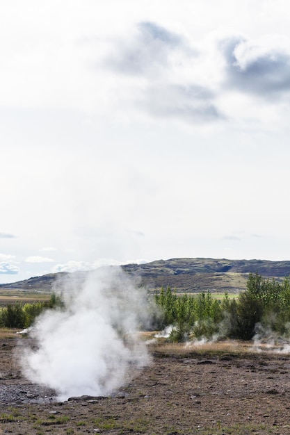 Zone de geyser de Haukadalur en septembre en Islande