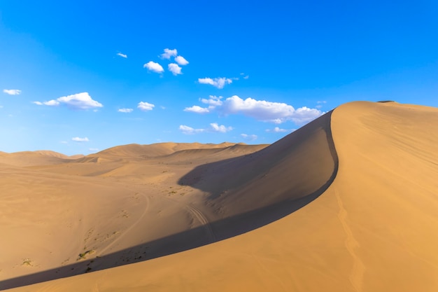 Zone panoramique de Yueyaquan, montagne Mingsha, ville de Dunhuang, province du Gansu, Chine. Gansu Dunhuang Crescent Lake et Mingsha Mountain, Chine