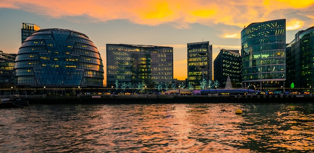 Zone urbaine de Londres à partir de la rivière Thames.