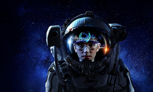 Astronaut- og romutforskningstema. Blandet media