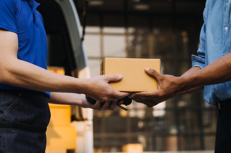 Foto business woman start up small business entrepreneur sme success freelance woman working at home with online parcel delivery sme and packaging deliveryconcept