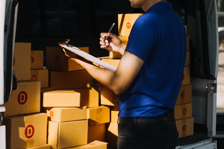 Foto business woman start up small business entrepreneur sme success freelance woman working at home with online parcel delivery sme and packaging deliveryconcept