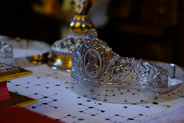 Grooms crown