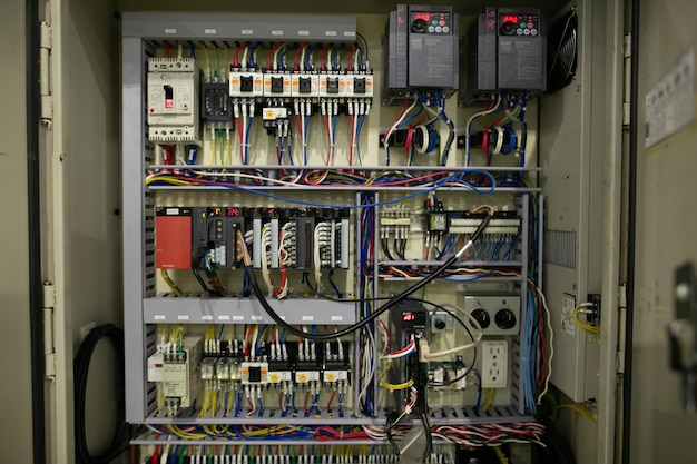 Machine part with pneumatic equipment and hydraulic system electric part and a mechanical device