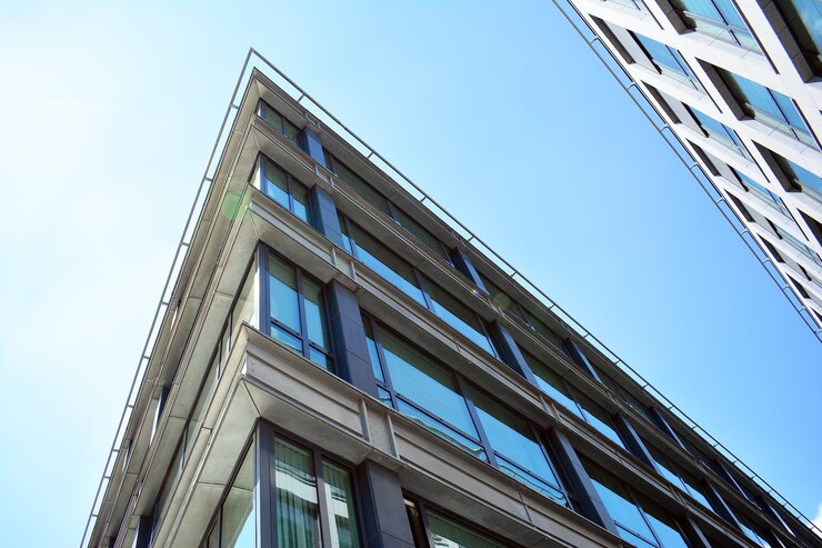 Foto modern buildingmodern office building with facade of glass