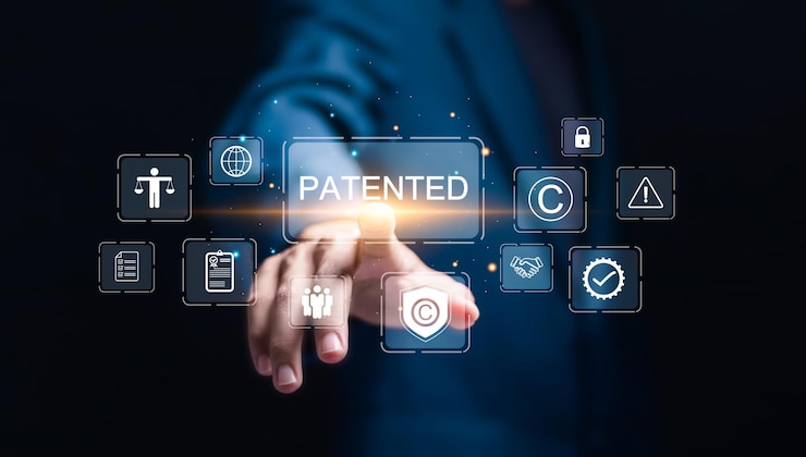 Foto patented patent copyright law business technology concept businessman touch virtual screen of patented word with copyright icons for author rights and patented intellectual property