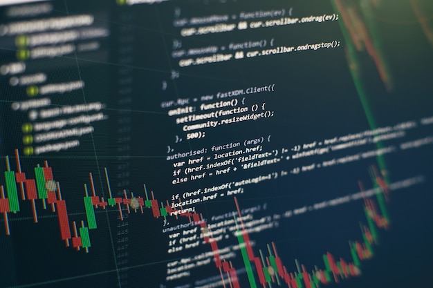 Programmeringskode for utviklere. Abstrakt datamaskinkode. Programmeringskode på skjermen til en programvareutvikler. Arbeidstid for programvareprogrammering.