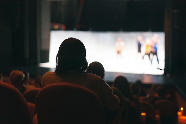 Publikum på teaterstykket