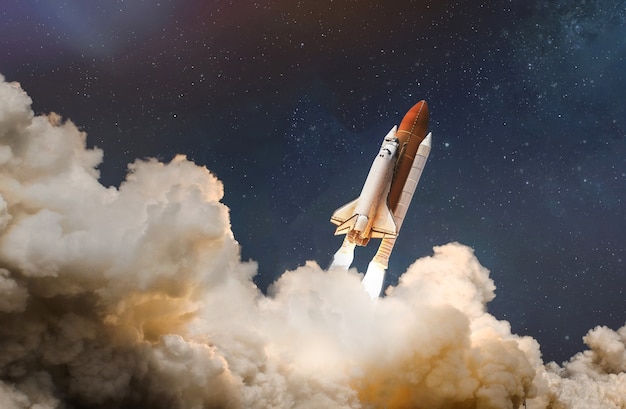 Romfergelansering i skyene til verdensrommet Elementer i dette bildet levert av NASA