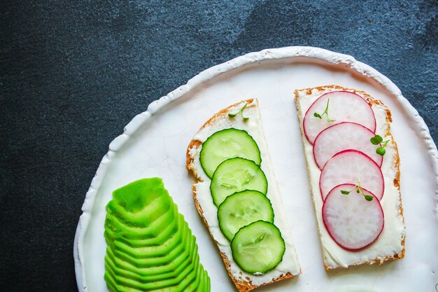 sandwiches breakfast healthy food radish, cucumber, avocado