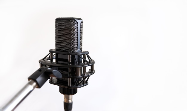 Studio kondensatormikrofon, hvit