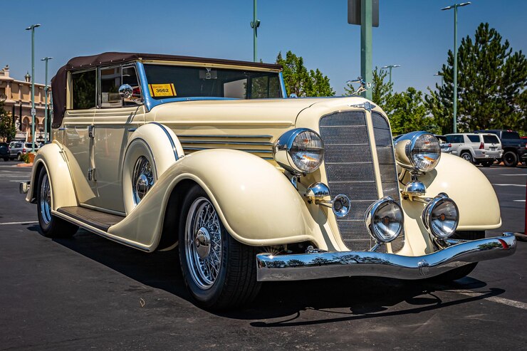 Foto vintage car on road