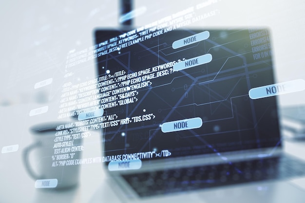 Abstrakt kreativt kodningskoncept på modern bärbar datorbakgrund, multiexponering