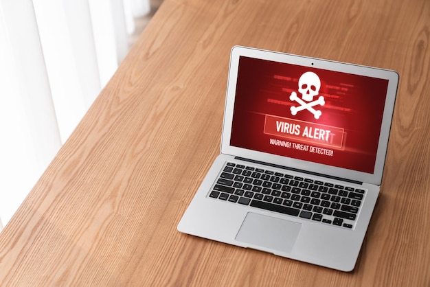 Advarsel om virus på computerskærm afslører moderne cybertrussel