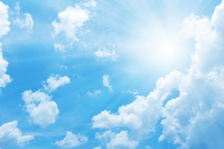 Bild beautiful blue sky with sun for background
