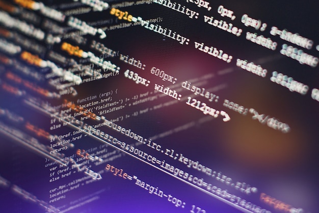 Beregning af problem til eksekverbare computerprogrammer såsom analyse, udvikling, algoritmer og verificatio .Big datalagring og cloud computing repræsentation. Programmering