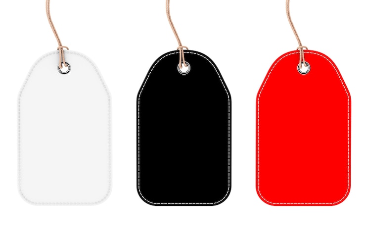 Bild black, white and red blank mockup tags with strings on a white background. 3d rendering
