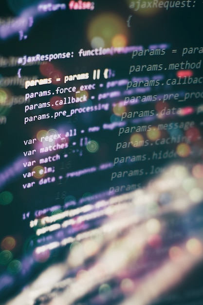 Computerprogrammering, ofte forkortet til programmering, er en proces for original formulering af et databehandlingsproblem til eksekverbare computerprogrammer, såsom analyse, udvikling, algoritmer og verifikation.