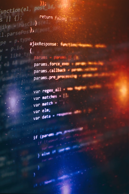 Computerprogrammering, ofte forkortet til programmering, er en proces for original formulering af et databehandlingsproblem til eksekverbare computerprogrammer, såsom analyse, udvikling, algoritmer og verifikation.