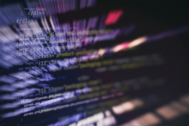 Computerprogrammering, ofte forkortet til programmering, er en proces for original formulering af et databehandlingsproblem til eksekverbare computerprogrammer, såsom analyse, udvikling, algoritmer og verifikation.