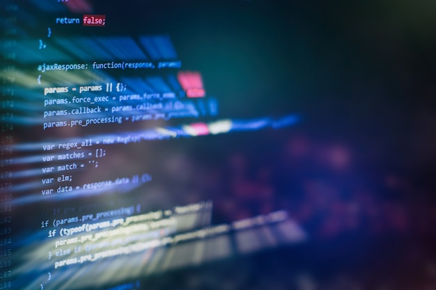 Computerprogrammering, ofte forkortet til programmering, er en proces for original formulering af et databehandlingsproblem til eksekverbare computerprogrammer, såsom analyse, udvikling, algoritmer og verifikation.