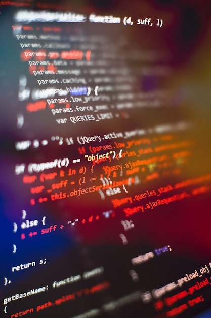 Computerprogrammering, ofte forkortet til programmering, er en proces for original formulering af et databehandlingsproblem til eksekverbare computerprogrammer, såsom analyse, udvikling, algoritmer og verifikation.