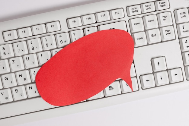 Computertastatur i fugleperspektiv