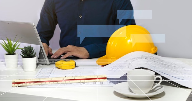 Construction and Systems Engineerarchitect Plan construction business at work