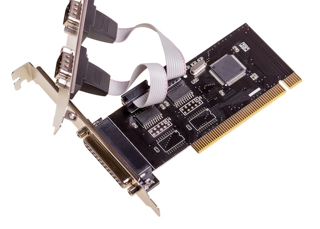 Elektronisk samling - Computer digital input output portkort isoleret på hvid baggrund