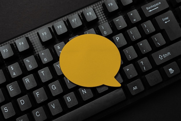 Nærbillede af computertastatur