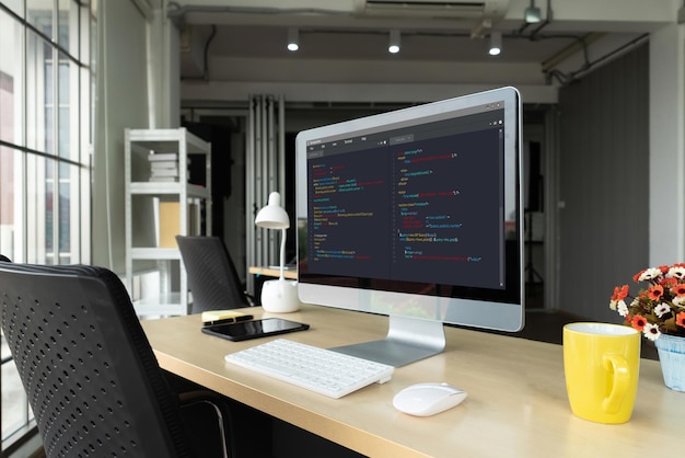 Programmering av programvaruutveckling på datorskärm för modern applikation