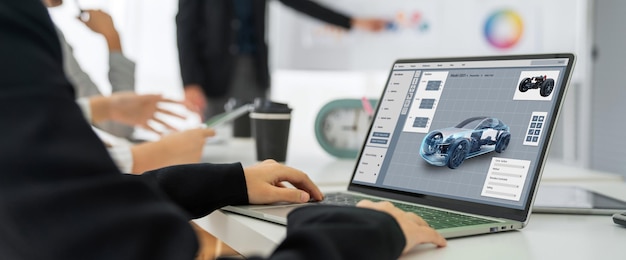 Software til design af elbil på computerskærm viser simulationsblueprint tæt