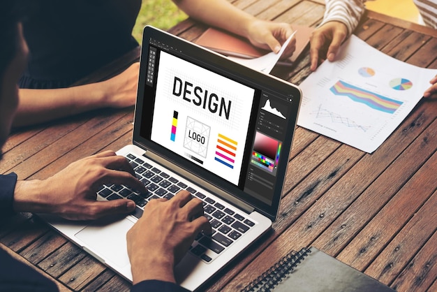 Software til grafisk designer til moderne design af websider og kommercielle annoncer