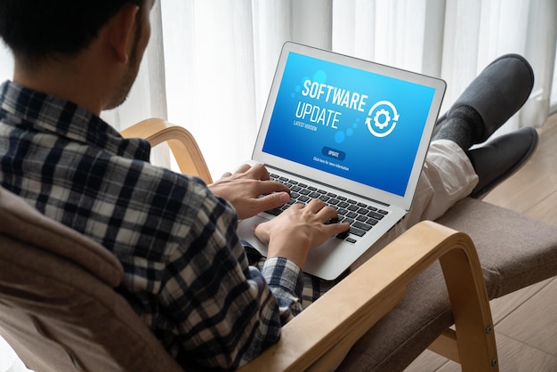 Softwareopdatering på computer for en moderne version af enhedssoftwaren