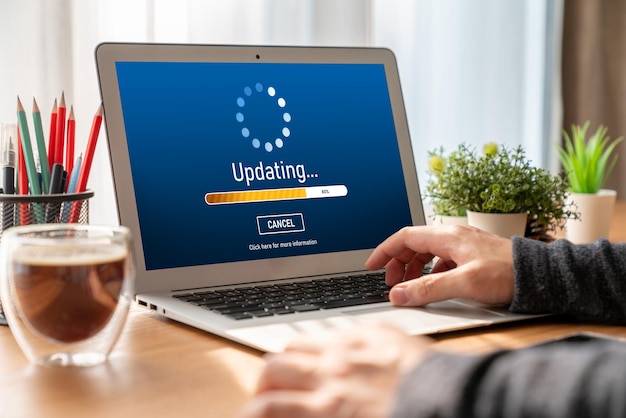Softwareopdatering på computer for en moderne version af enhedssoftwaren