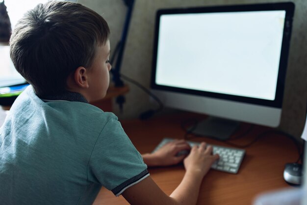 The concept of working from home and home family education