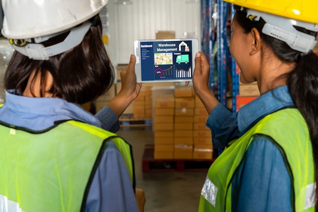warehouse management software application in computer for real time monitoring