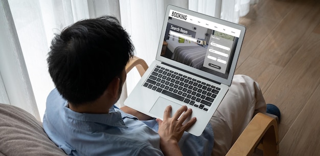Webbplats för hotellrumsreservationer online erbjuder ett modernt bokningssystem