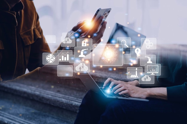 Dijital dönüşüm teknolojisi stratejisi iş süreçlerinin ve verilerin dijitalleştirilmesi ve dijitalleşmesi operasyonları optimize etme ve otomatikleştirme müşteri hizmetleri yönetimi internet ve bulut bilişim