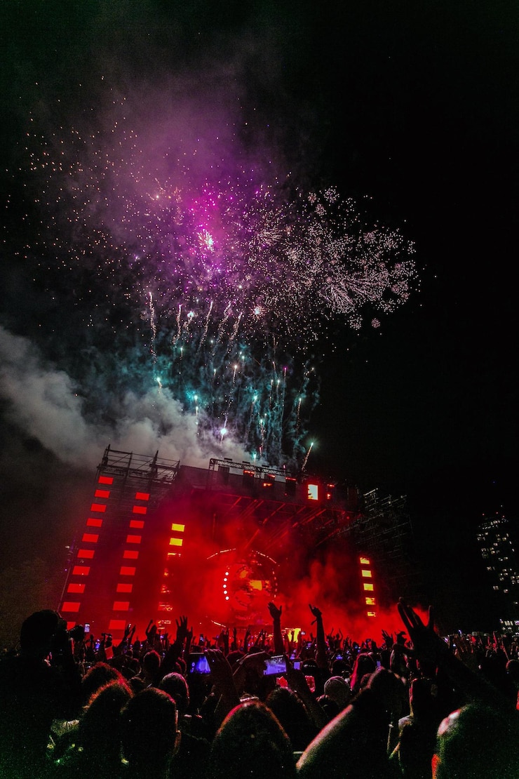 Fotoğraf fireworks background new year christmas of birthday celebration festive mood