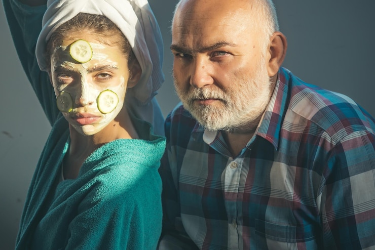 Fotoğraf girl and old man with beard and bold forehead