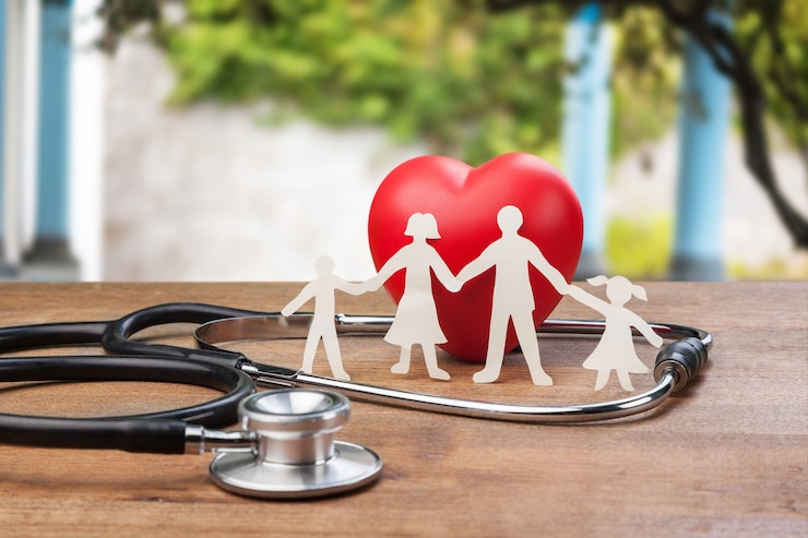 Fotoğraf medical insurance concept with family